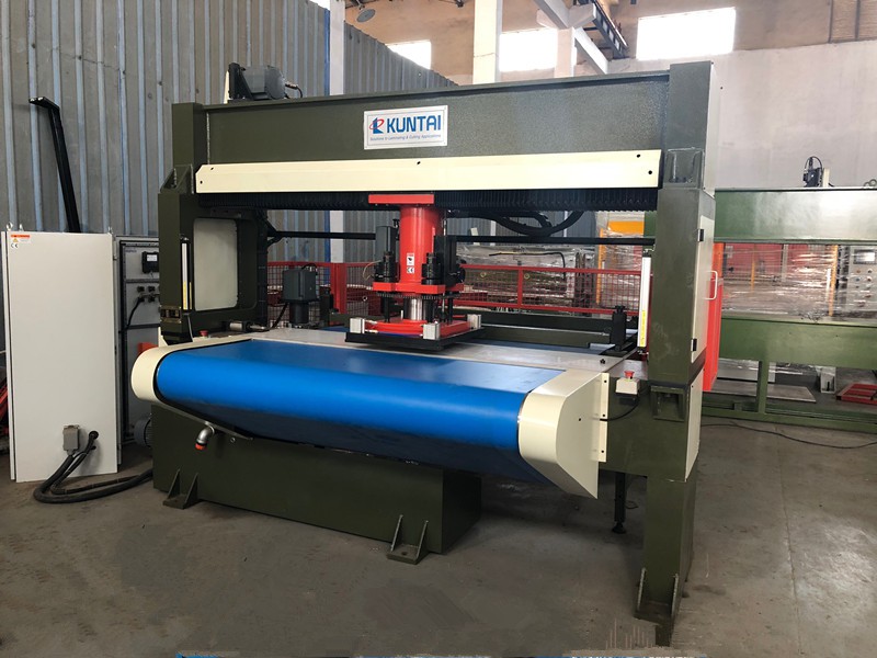 conveyor belt traveling head cutting machine