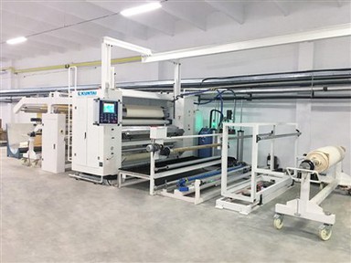 Машина для ламинирования клеем-расплавом для диванной ткани