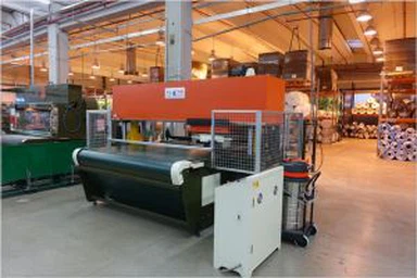 Автоматический конвейерный режущий пресс